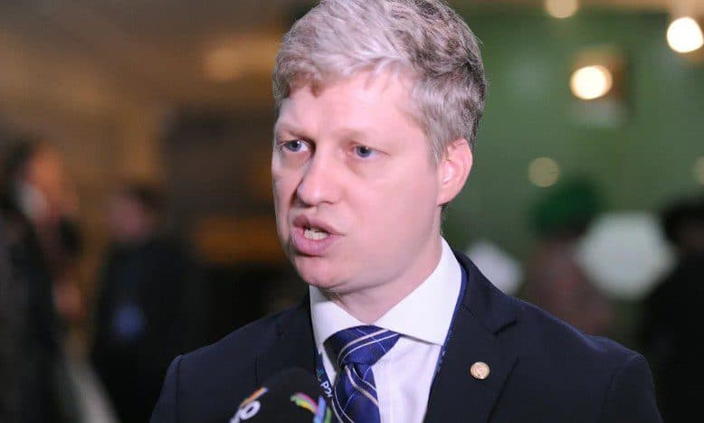 Deputado pede convocação de ministro após ofensa de Janja a Musk