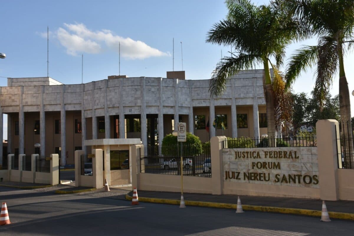Justiça condena homem a mais de 20 anos de prisão por tentativa de estelionato e falsificação de documentos na Paraíba