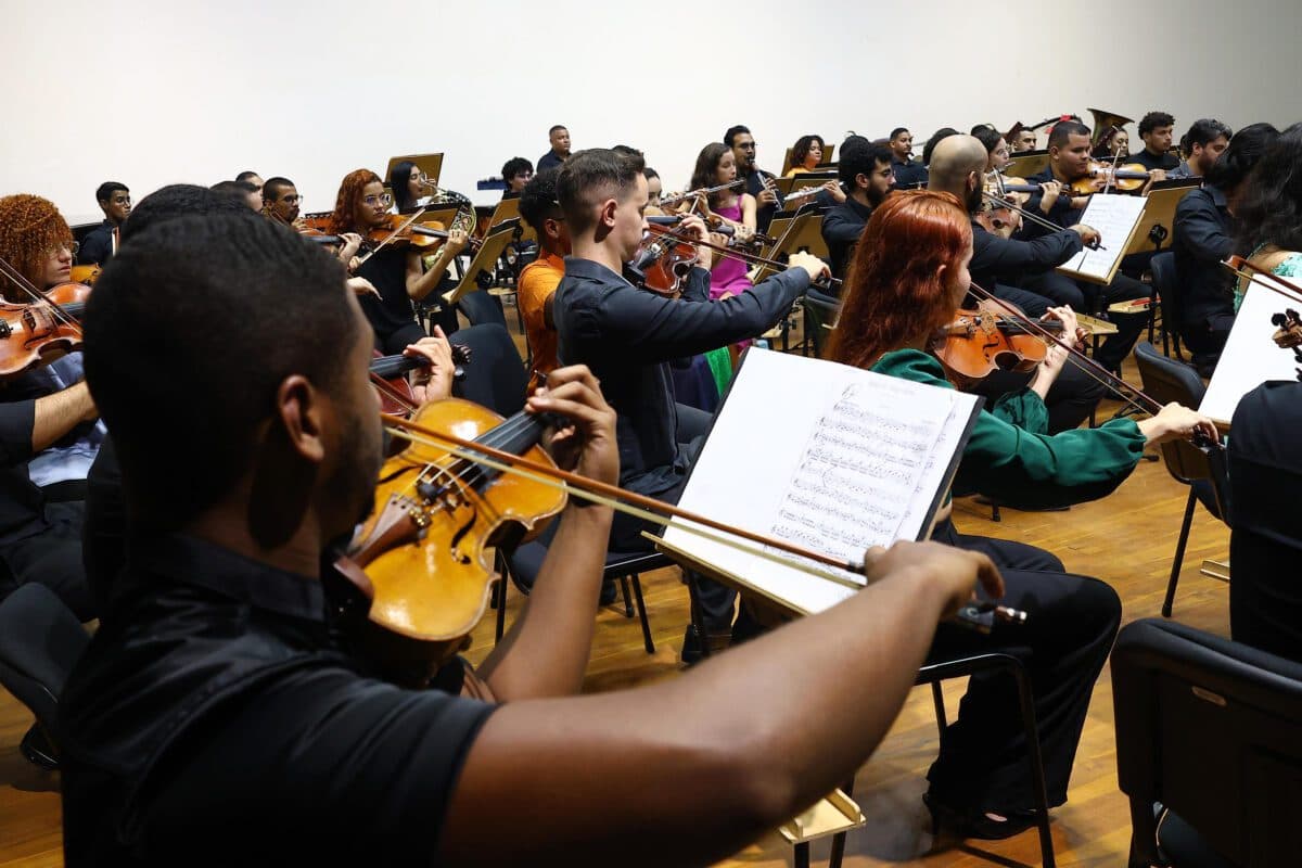 Orquestra Sinfônica Jovem da Paraíba faz concerto destacando música brasileira e tem solo de trompete