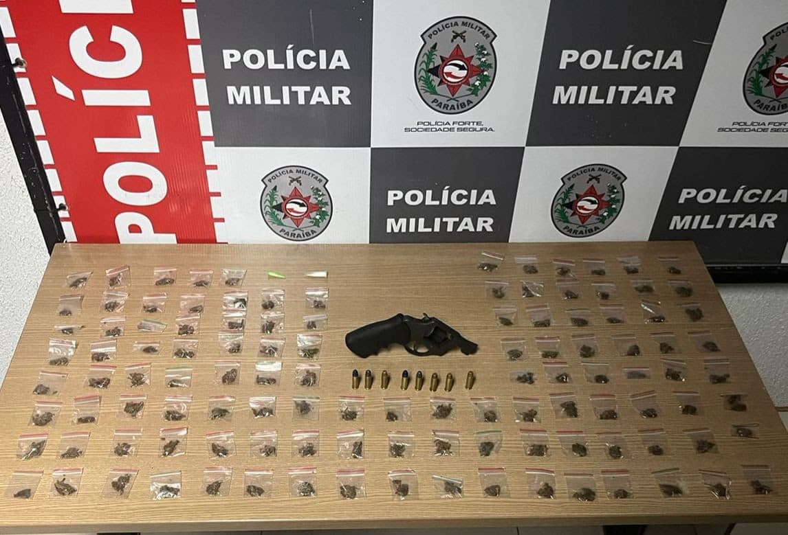 Polícia apreende arma de fogo e drogas na Capital