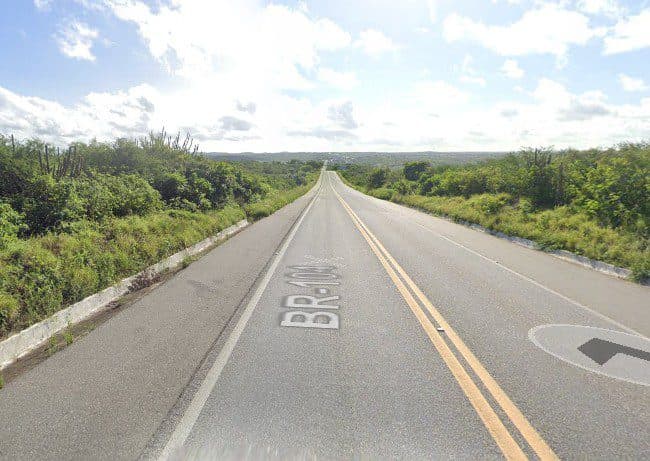 Caminhão e carro batem de frente e acidente deixa mãe, pai e filho mortos em BR da Paraíba