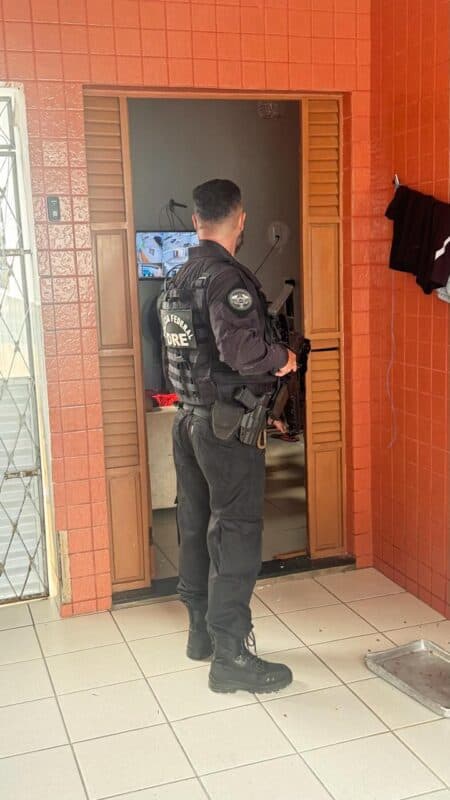 Polícia Federal deflagra operação contra tráfico de drogas e lavagem de dinheiro com imóveis de luxo em João Pessoa