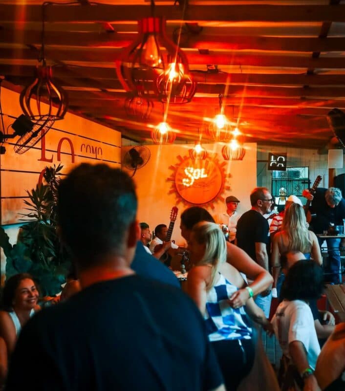Seresta, samba e axé animam happy hour e noite pessoense