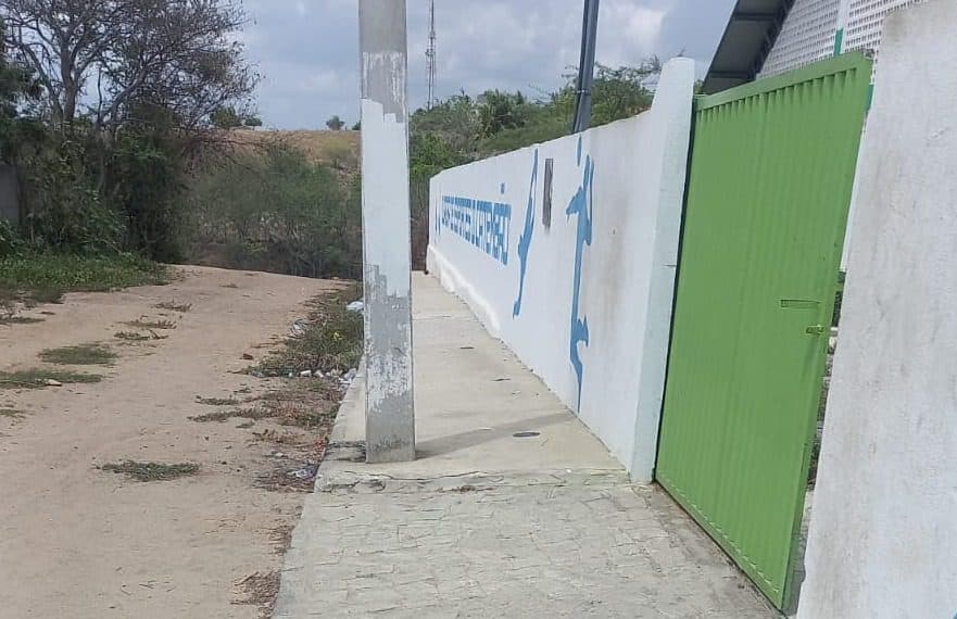 Homem é assassinado à luz do dia próximo a creche em Mulungu