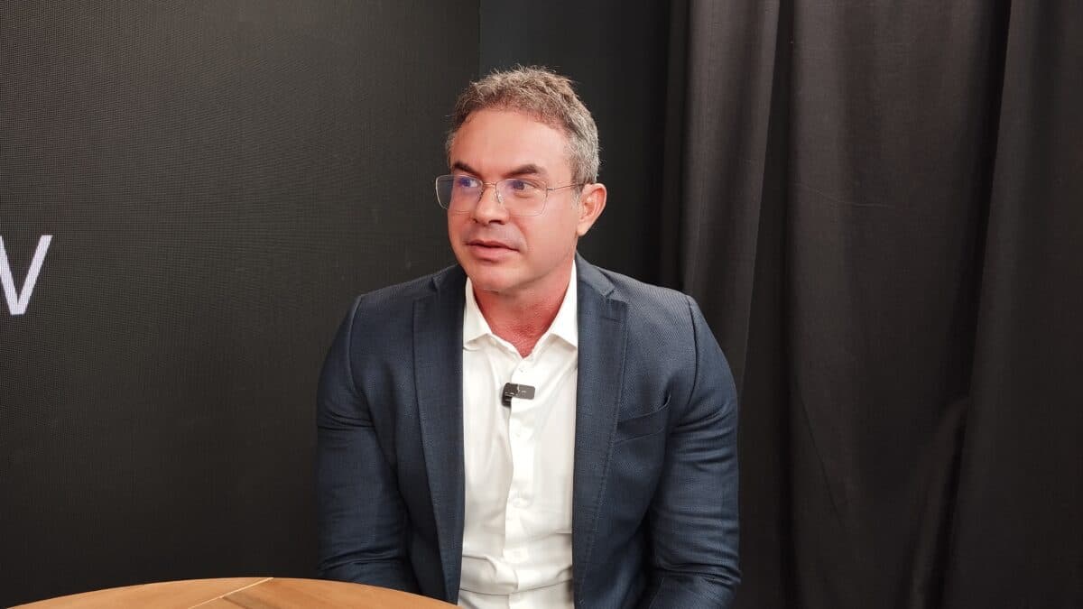 Octávio Paulo Neto revela receio de que Congresso seja ocupado por facções criminosas e afirma que TSE trabalha para "que isso não aconteça"