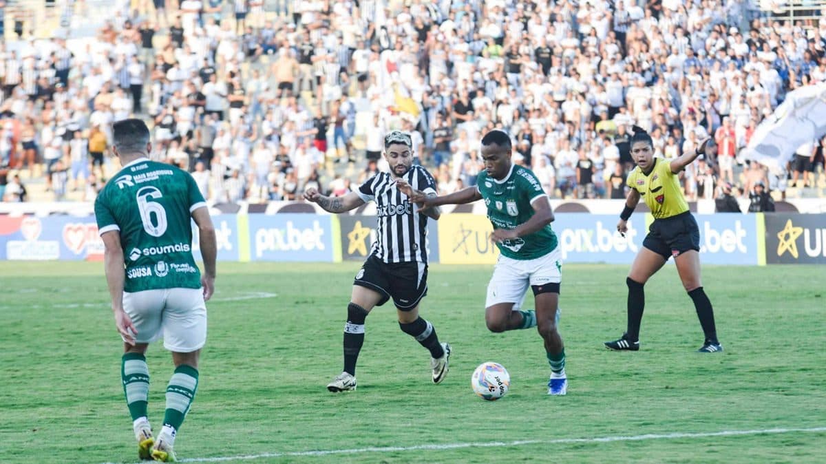 Sousa reclama de não expulsão de jogador do Treze em empate no Paraibano: "Erro gravíssimo"