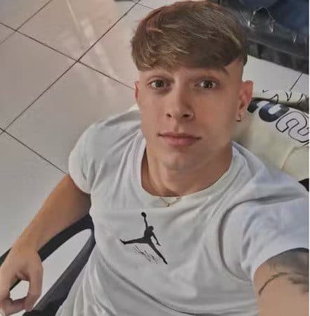 Internautas se revoltam com vídeo de tiktoker dirigindo com mulher no colo antes de matar mãe e filha a 120 km/h