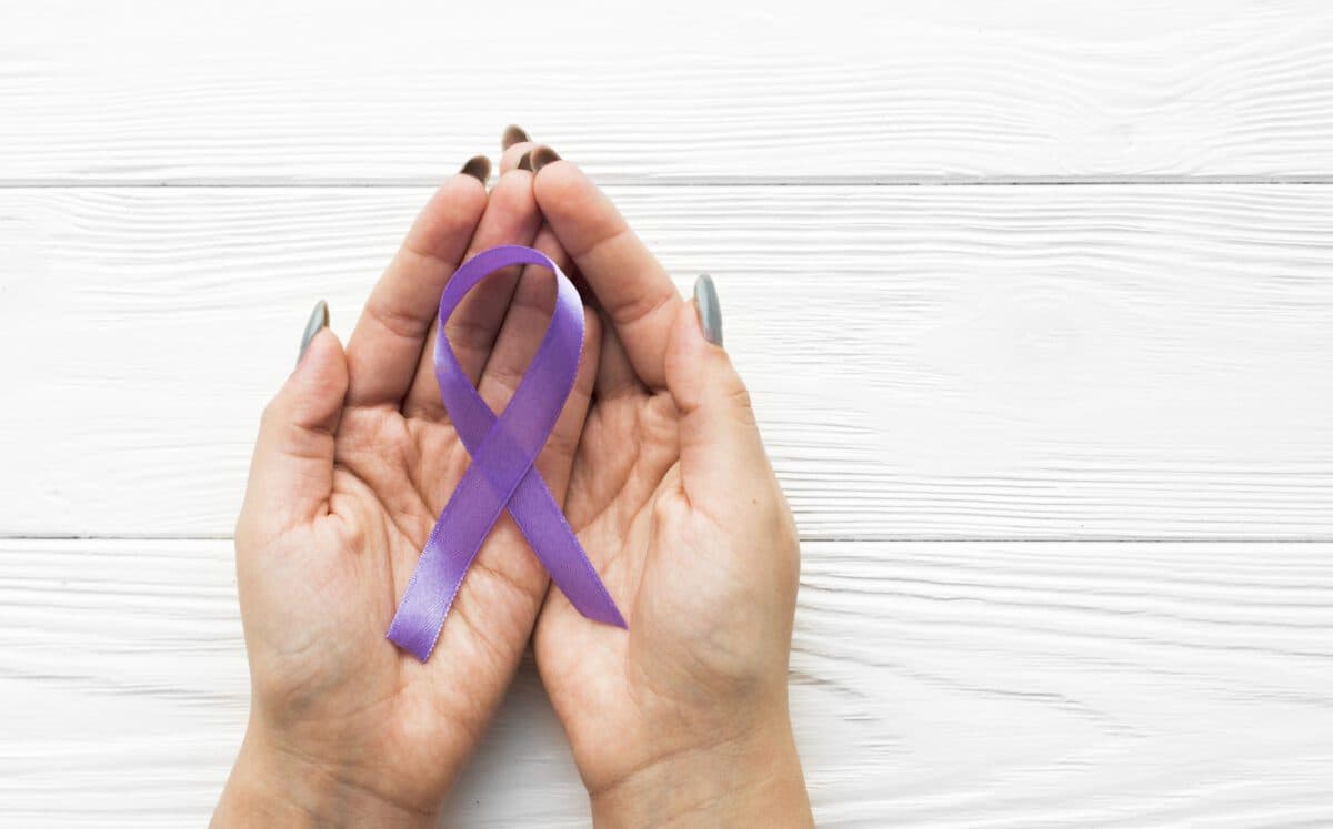 Câncer de colo do útero deve matar mais de 6 mil mulheres no Brasil só em 2025 e é o único prevenível por vacina