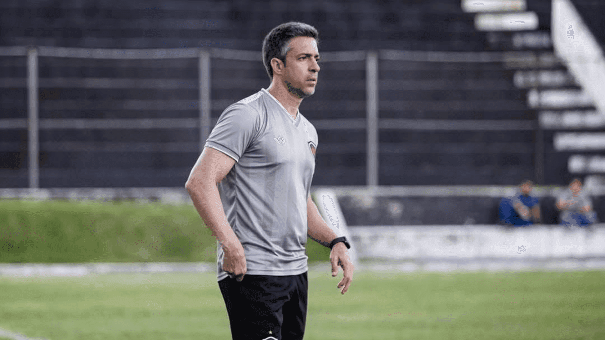 Campanhas importantes, acesso com o Vitória e atual momento com o Botafogo-PB; João Burse relembra trajetória de 150 jogos como treinador
