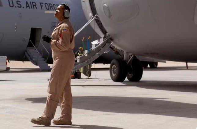 Pentágono irá remover mais de 26 mil imagens com conteúdo sobre diversidade após ordem do governo Trump