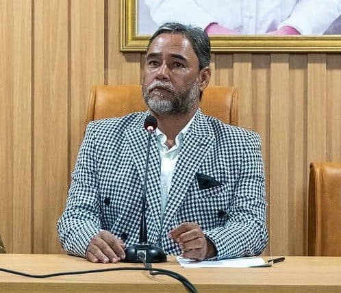 Adriano Martins assume Prefeitura de Bayeux durante licença da prefeita Tacyana Leitão