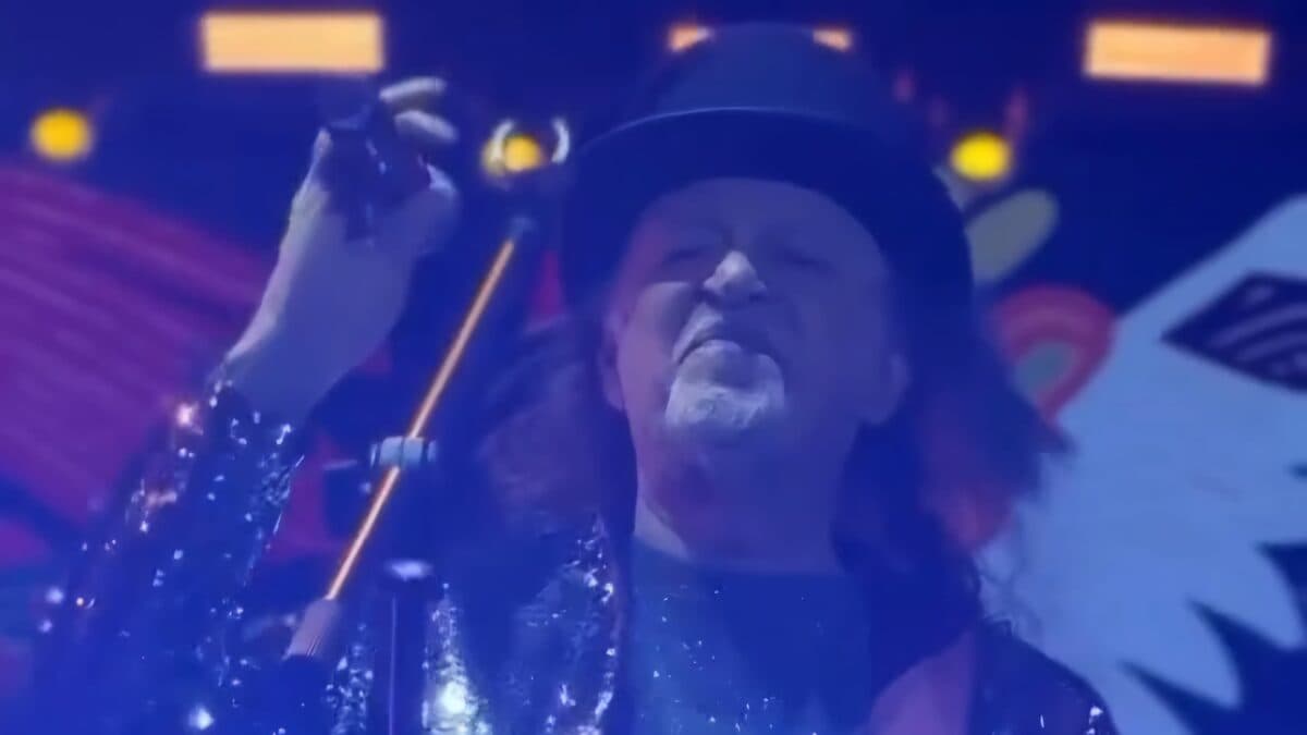 VÍDEO: Alceu Valença tem 'susto' durante show no Recife e reação viraliza nas redes sociais