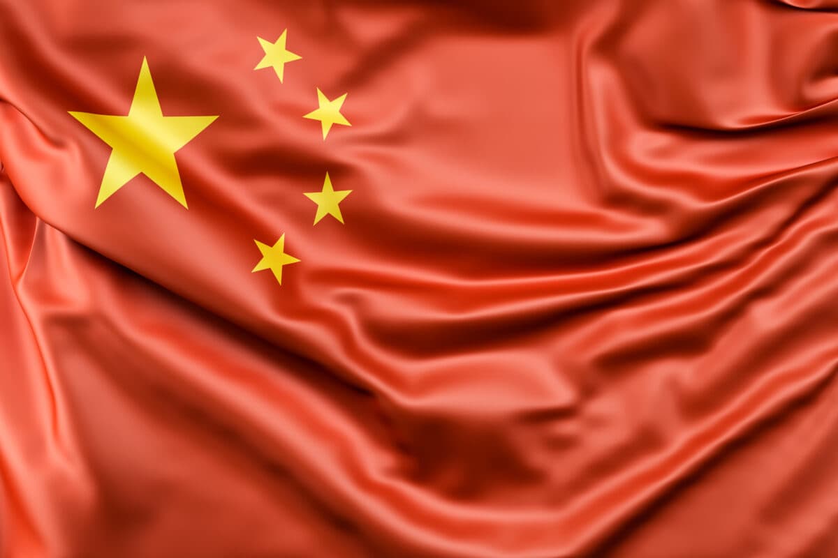 China reage tarifas de mais de 100% dos EUA e aumenta taxas para 84%