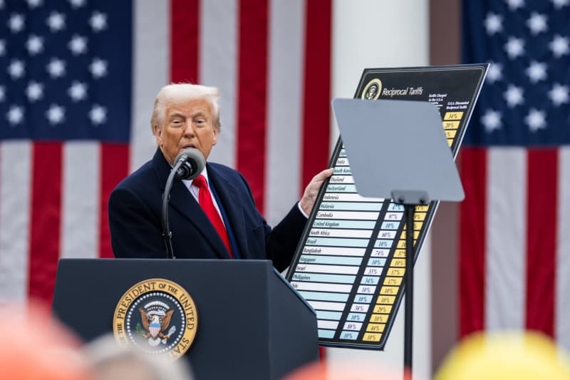 EUA confirmam tarifas contra China que totalizam 104%