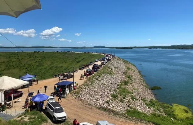 Segundo maior açude do Ceará, Orós volta a sangrar depois de 14 anos