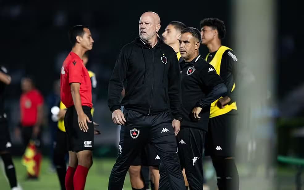 “Temos que entregar um pouco mais”, aponta Zago após derrota do Botafogo-PB na Série C