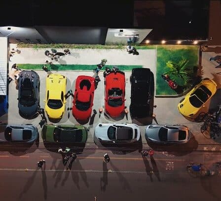 Encontro de amigos e carros reúne luxo e esportividade em João Pessoa