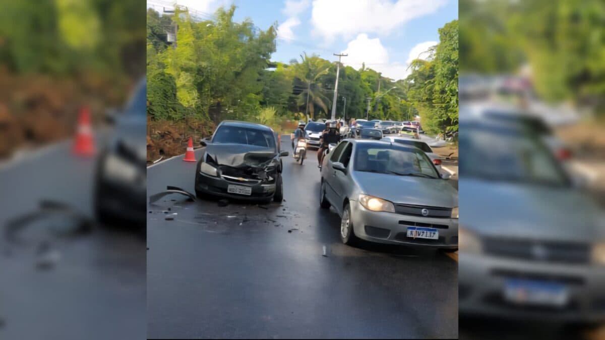 Colisão deixa trânsito lento na ladeira do Cuiá