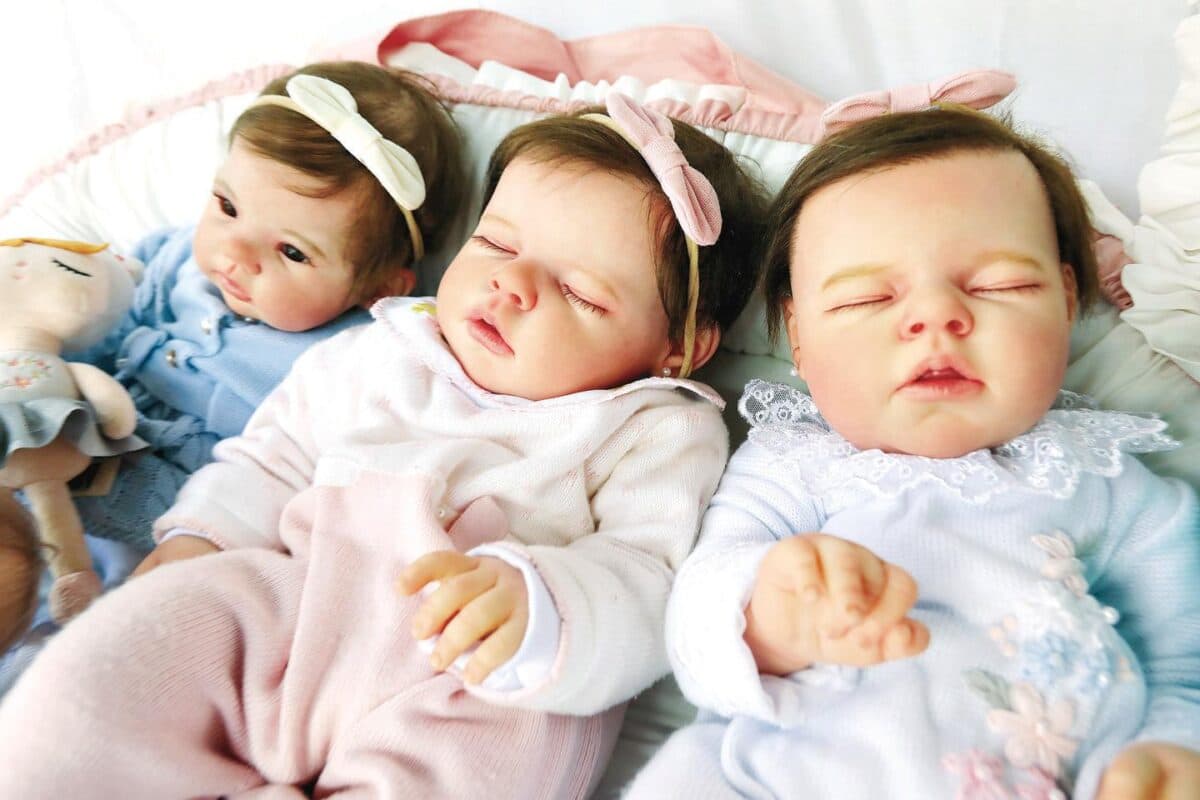 Psiquiatra alerta para necessidade de cuidados com a saúde mental por trás da febre dos bebês reborn