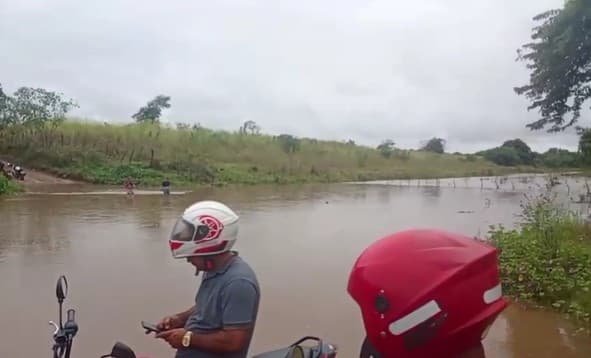 VÍDEO: após fortes chuvas, Rio Piancó registra cheia no Sertão da Paraíba