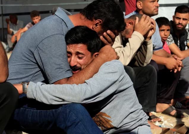 Ataque israelense mata 23 pessoas em Gaza, incluindo jornalista e funcionário dos serviços de resgate, diz Hamas