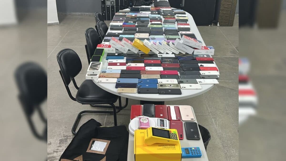 Operação da Polícia Civil apreende mais de 200 celulares em Campina Grande; quatro pessoas são presas