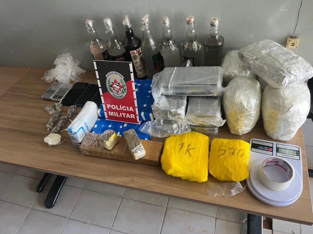 Polícia prende mulher e apreende cerca de meio milhão de reais em drogas em Sousa