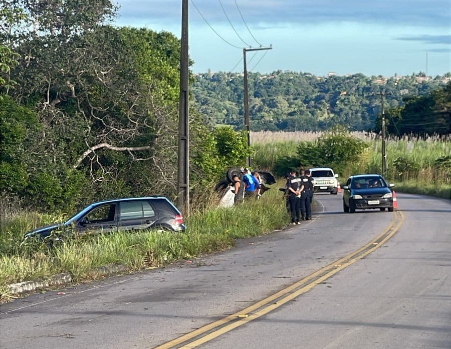 Homem morre após capotar carro na PB-018 entre o Conde e Jacumã