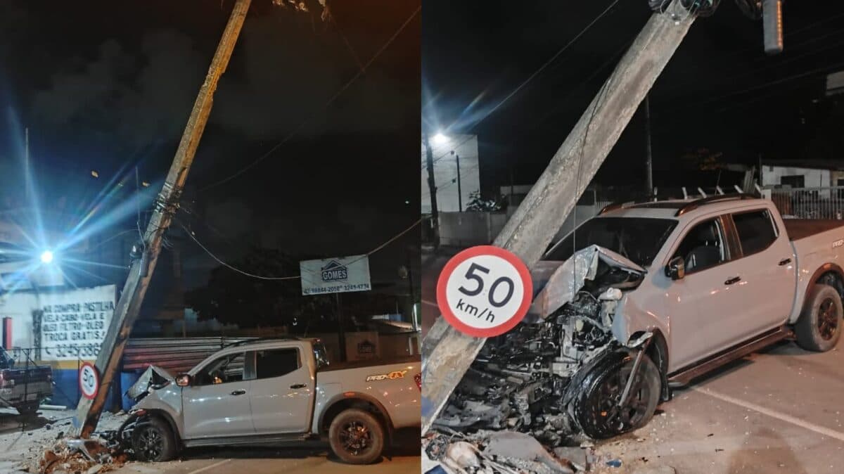 Motorista perde controle de caminhonete e derruba poste no Bessa