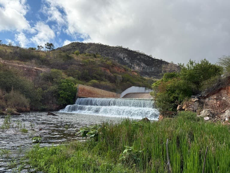 VÍDEO: águas do Rio São Francisco chegam na Barragem de Engenheiro Ávidos e válvulas são abertas