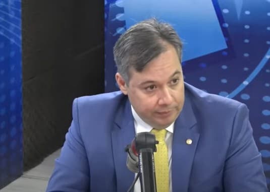 Júnior Araújo diz que voto de aplausos apresentado a Hytalo Santos se deu antes de investigação: "ele não era alvo na época"