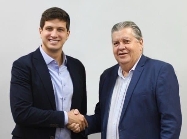 João Azevêdo recebe visita de João Campos e tratam de fortalecimento do PSB e experiências de gestão