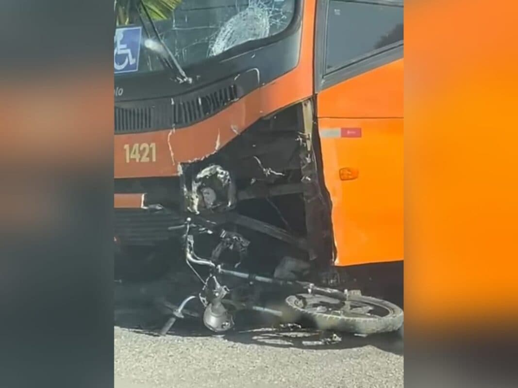 Homem morre em colisão com ônibus intermunicipal na PB-041, em Mamanguape