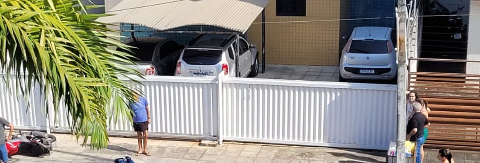 Homem é morto e motociclista fica ferido em ataque a tiros no bairro dos Bancários, em João Pessoa