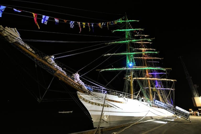 ‘Cisne Branco’: João Azevêdo visita navio-veleiro da Marinha, em Cabedelo; visitações gratuitas acontecem neste domingo