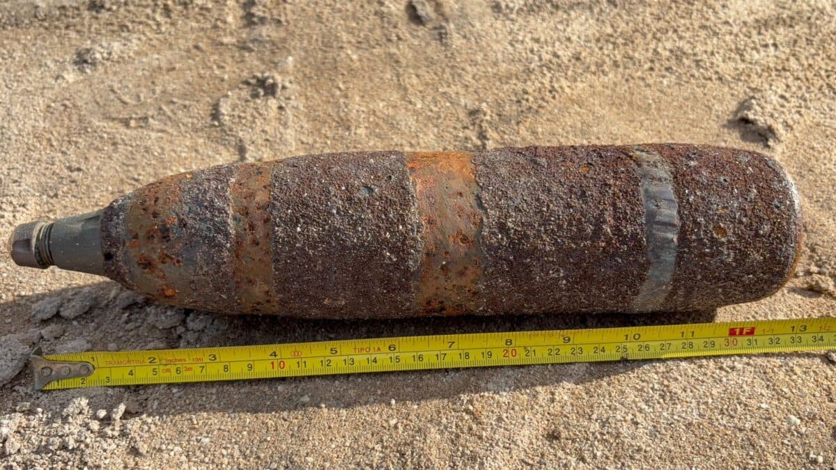 Granada militar é encontrada por moradores em João Pessoa e esquadrão antibombas desarma artefato