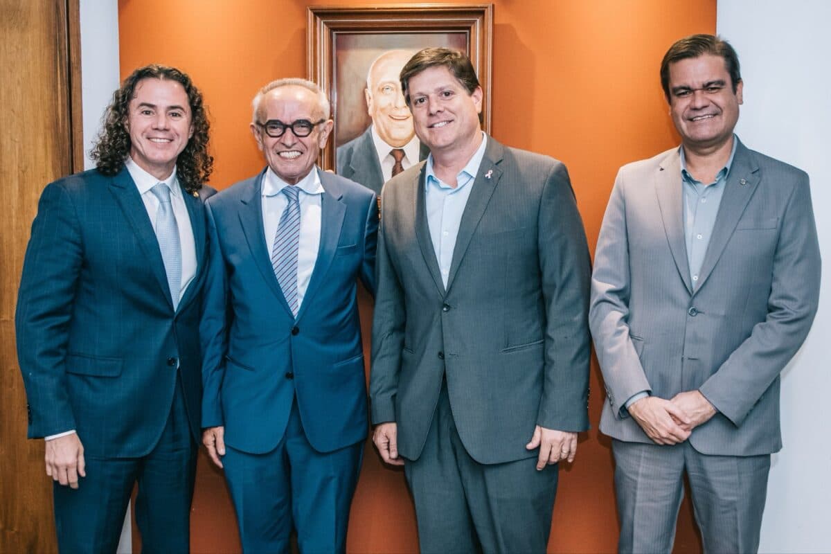 Após encontro com presidente do MDB Nacional, Cícero Lucena informa que fará anúncio de filiação partidária nos próximos dias