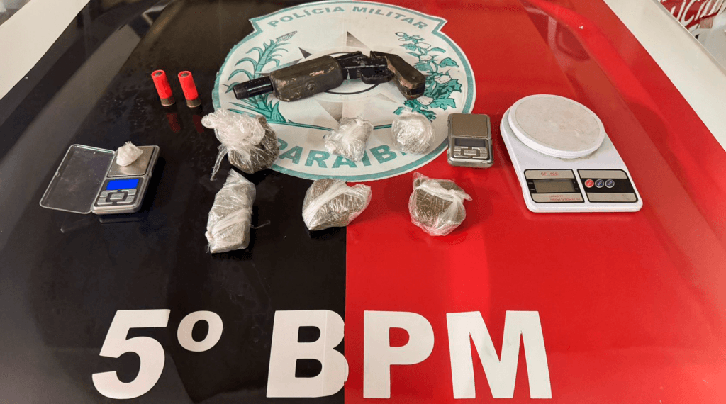 Polícia Militar apreende adolescente, arma e drogas na Zona Sul da Capital