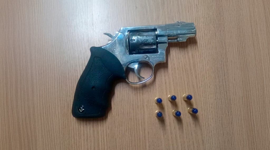 Homem é preso e polícia apreende arma de fogo no bairro da Torre, em João Pessoa