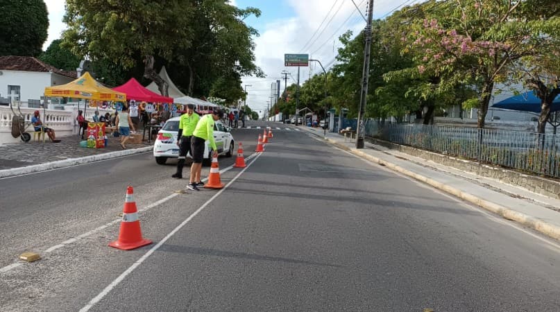 Dia de Finados tem esquema de trânsito e transporte diferenciado próximo aos cemitérios em João Pessoa