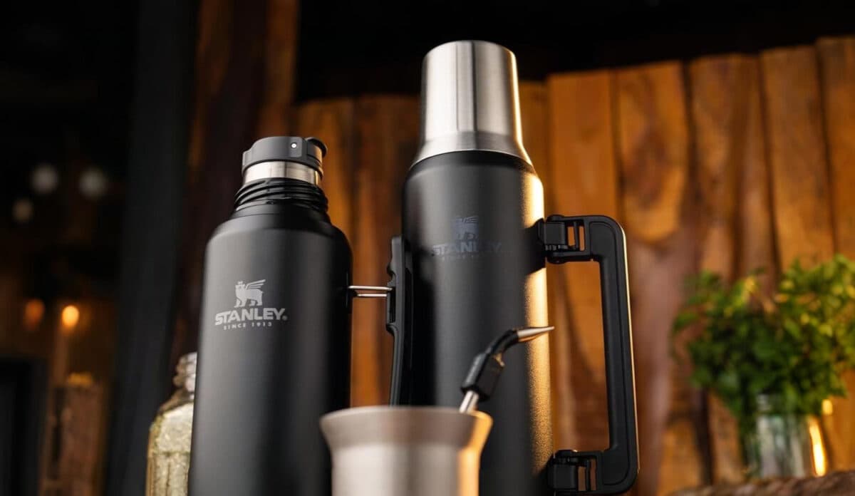 Amazon Derruba o Preço da Garrafa Térmica Stanley Classic