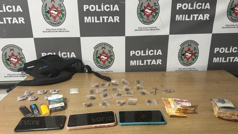 Trio é preso em flagrante e polícia apreende drogas, dinheiro e celulares, em Mangabeira