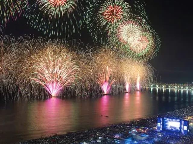 Final de ano: Prefeitura de João Pessoa lança edital para contratar show pirotécnico de 8 minutos no Réveillon