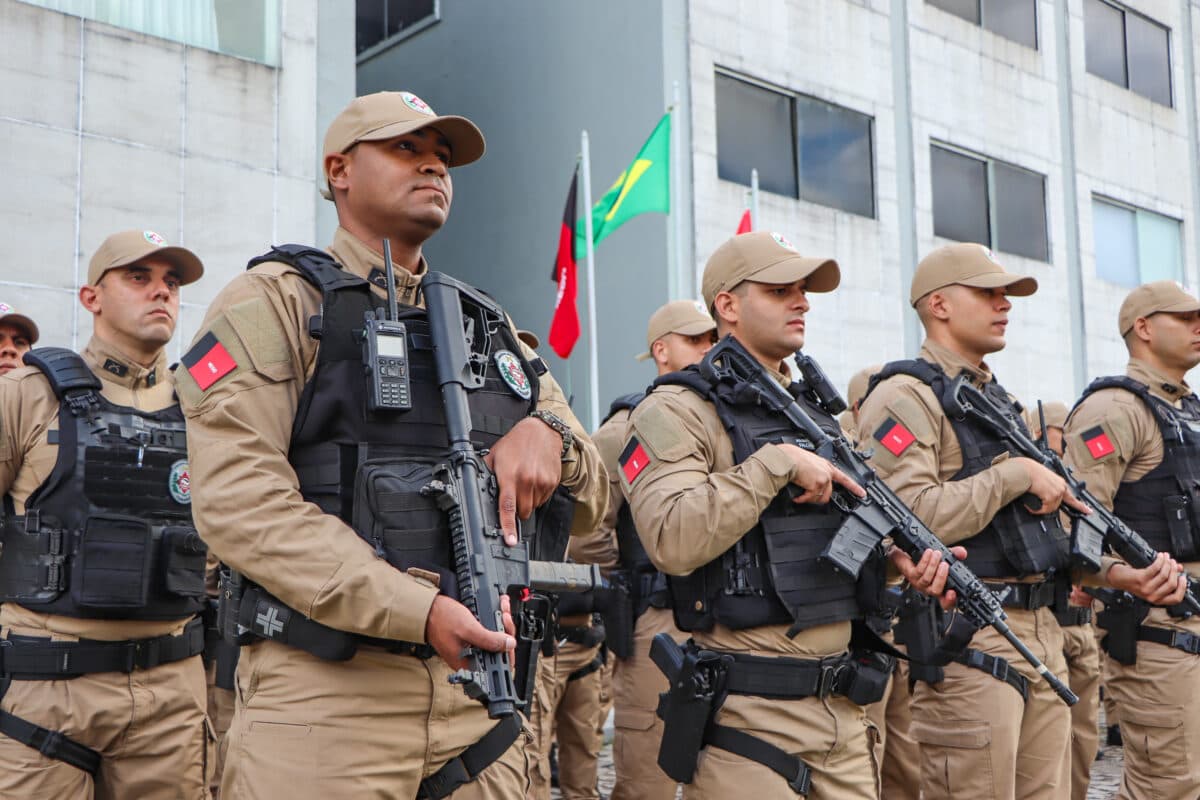 Homem é preso com veículo usado em roubos a farmácias no bairro do Valentina