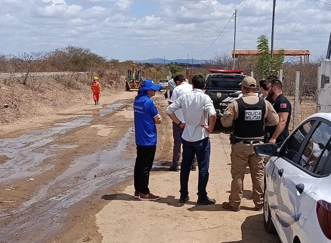 Operação desarticula esquema de furto de água no Sertão que desviava mais de 5 mil litros por hora