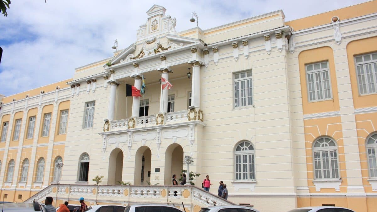 Ex-prefeito de Capim é condenado por despejo irregular de resíduos de matadouro sem licença