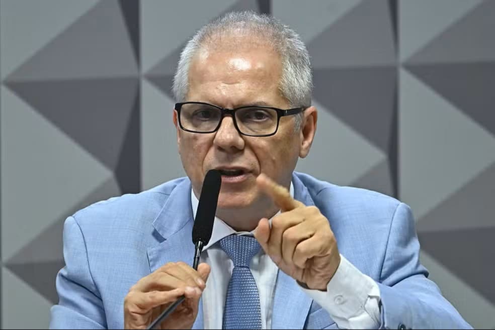 Ex-presidente do INSS  do governo Lula é preso em operação da PF contra  descontos ilegais