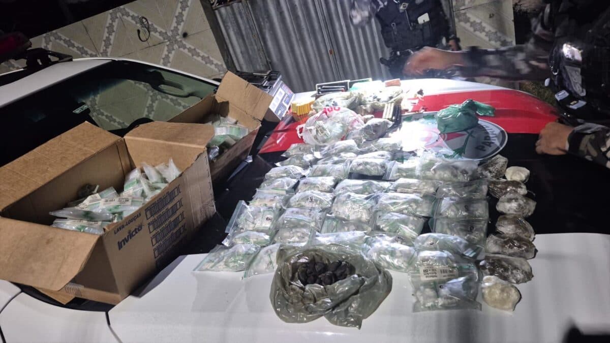 Grande quantidade de drogas é apreendida em construções abandonadas de comunidade de João Pessoa