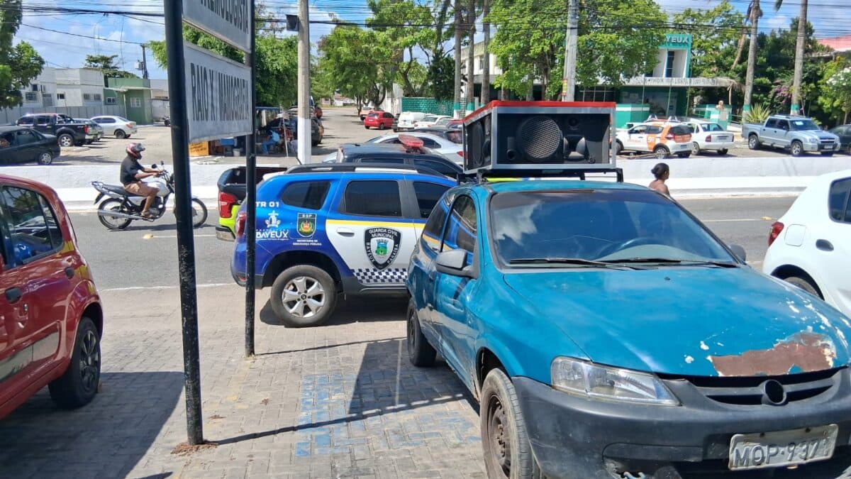 Guarda de Bayeux apreende carro de som e leva locutor para delegacia após protesto; concursados denunciam perseguição