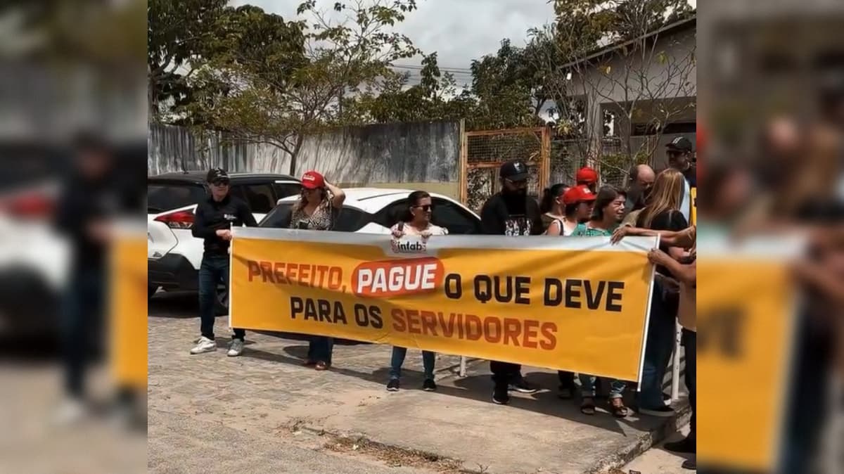 Servidores da Saúde cobram salários atrasados a Bruno Cunha Lima :"trata o servidor como inimigo"